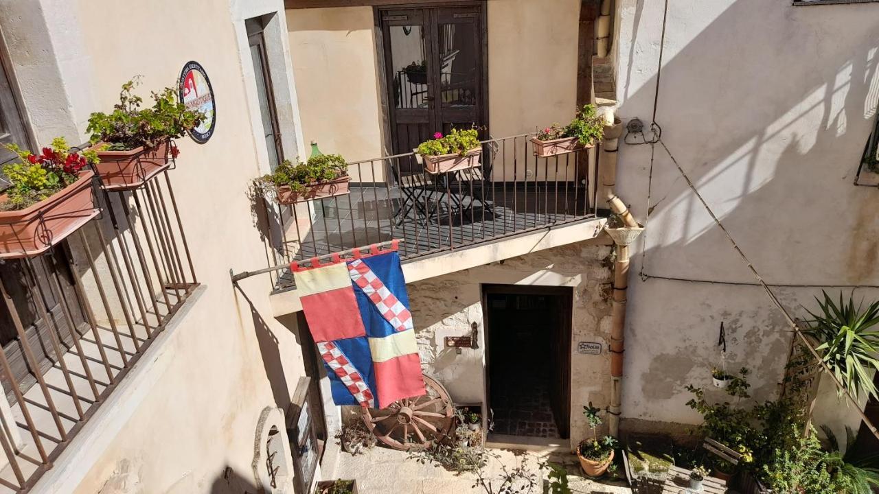 Case-Grotte Degli Avi, Esperienza Abitativa In Grotta Modica Buitenkant foto
