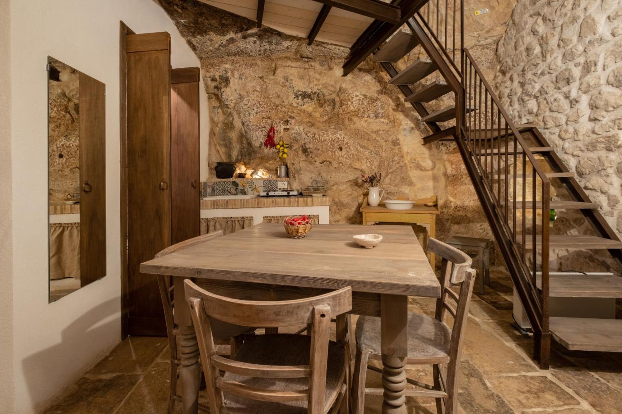 Case-Grotte Degli Avi, Esperienza Abitativa In Grotta Modica Buitenkant foto