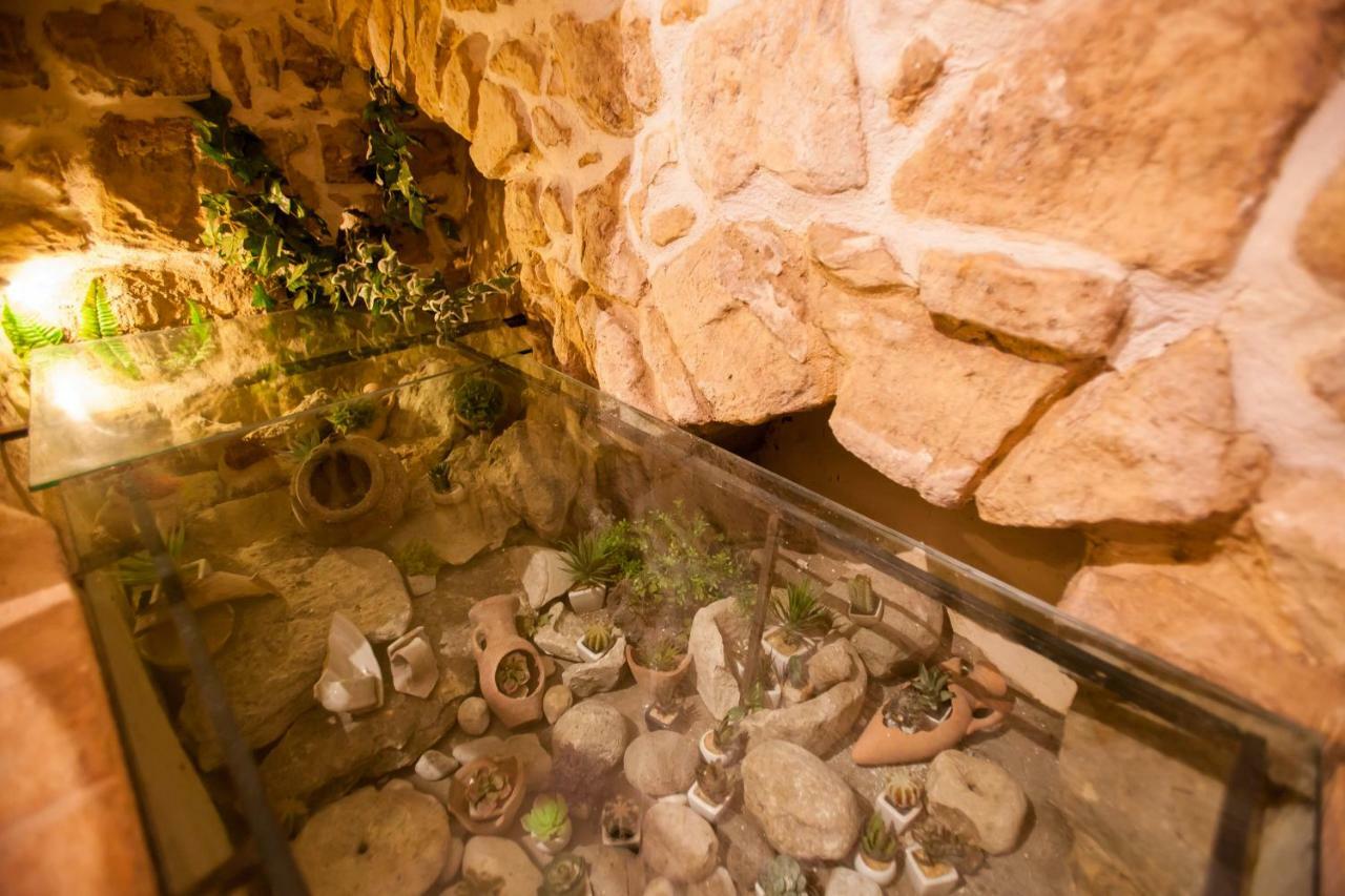Case-Grotte Degli Avi, Esperienza Abitativa In Grotta Modica Buitenkant foto