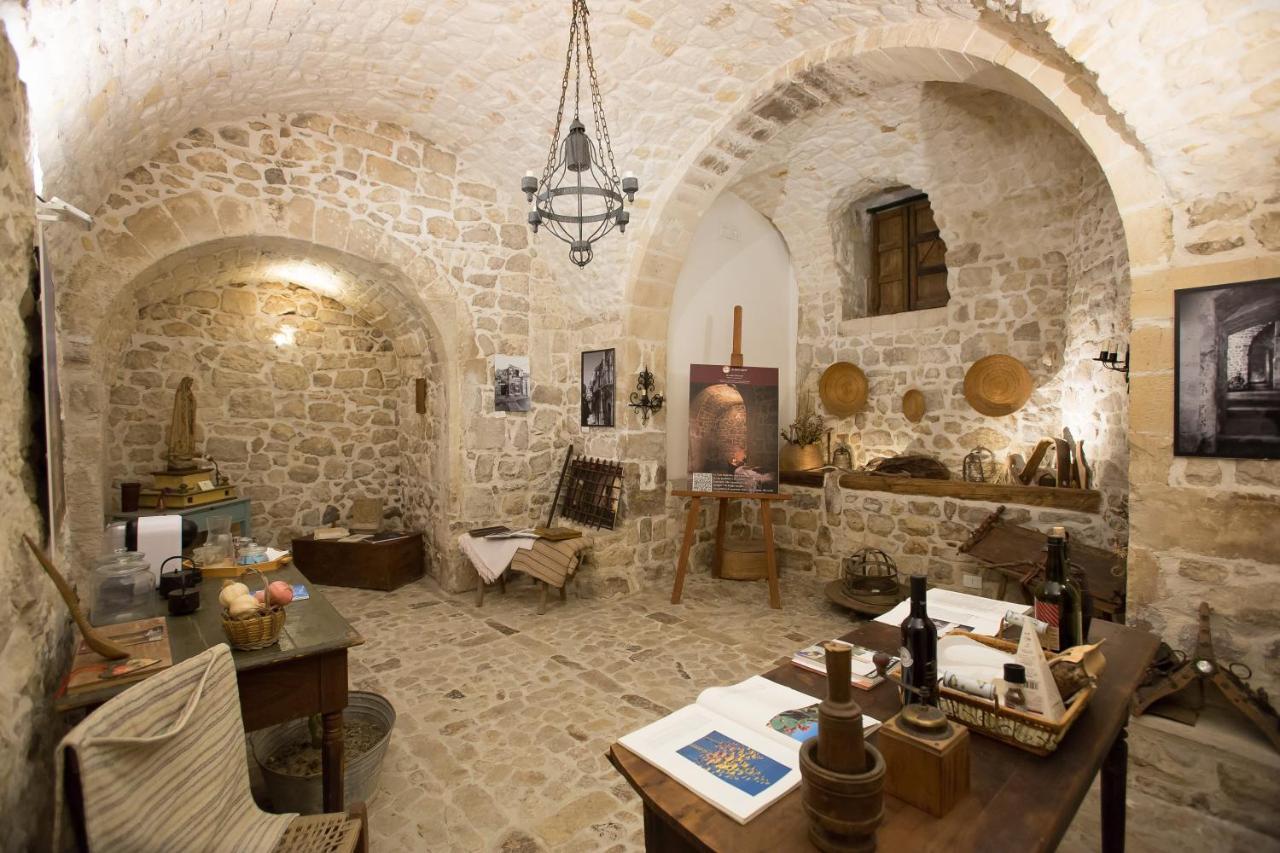 Case-Grotte Degli Avi, Esperienza Abitativa In Grotta Modica Buitenkant foto